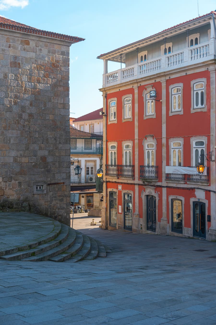 Neoklassieke gevel van de Pousada de Viseu, voormalig hospitaal uit 1793